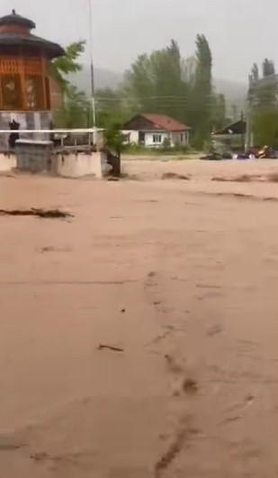 KÜTAHYA'DA DERELER TAŞTI