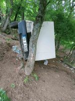 BALYA'DA OTOMOBİL ŞARAMPOLE UÇTU: 3 YARALI
