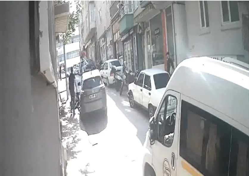 BALIKESİR'İN BANDIRMA İLÇESİNDE 17 EYLÜL MAHALLESİ HACI İSA MESCİT SOKAKTA