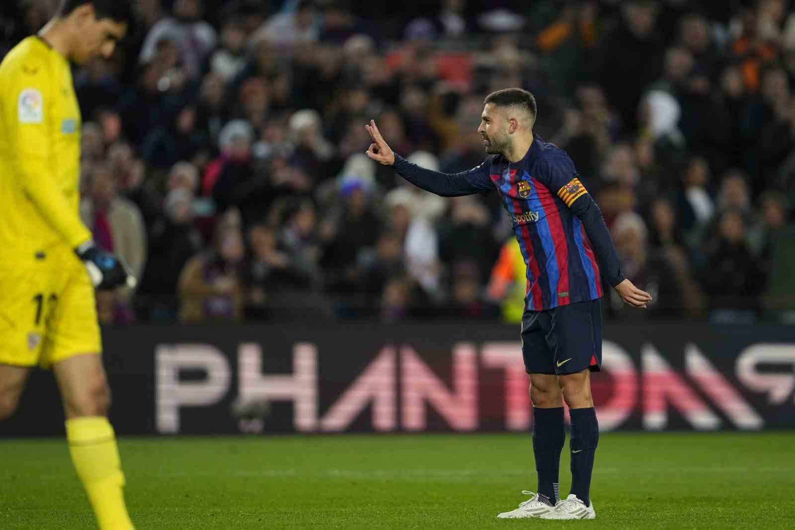 BARCELONA, İSPANYOL FUTBOLCU JORDİ ALBA'NIN SEZON SONUNDA TAKIMDAN AYRILACAĞINI AÇIKLADI.
