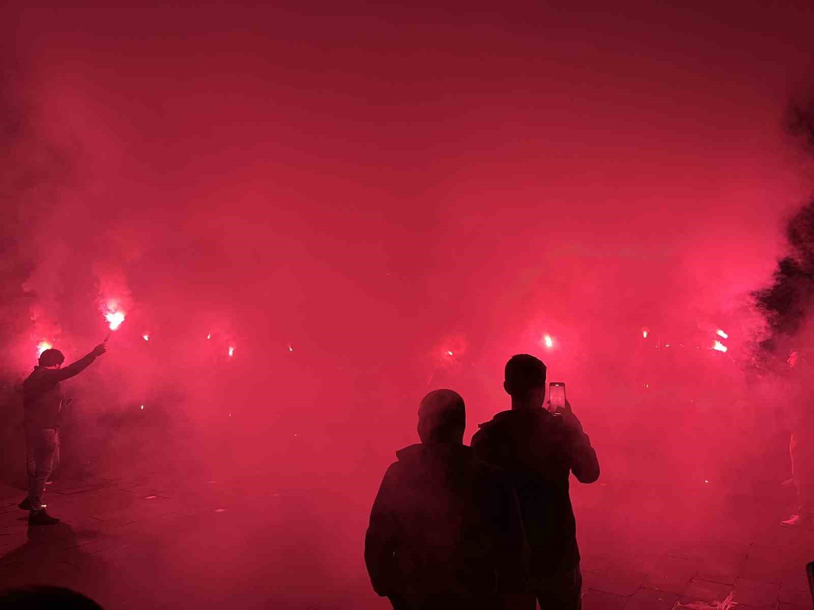 CUMHURBAŞKANLIĞI İKİNCİ TUR SEÇİMLERİNİN ARDINDAN CUMHUR İTTİFAKI MENSUPLARI VE VATANDAŞLAR