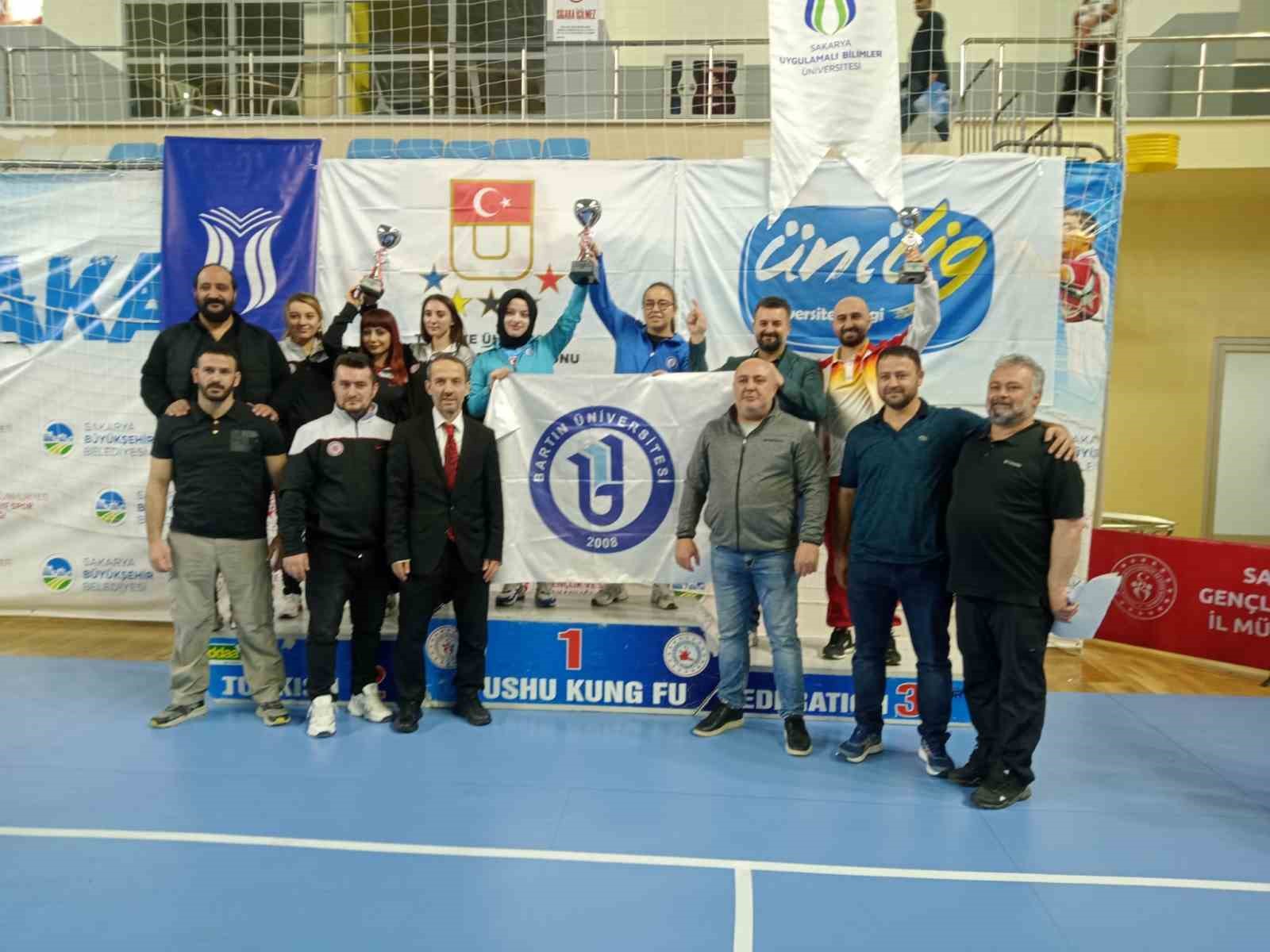 BARTIN ÜNİVERSİTESİ (BARÜ) ÖĞRENCİLERİ KATILDIKLARI ÜNİLİG TÜRKİYE WUSHU ŞAMPİYONASINDA 3