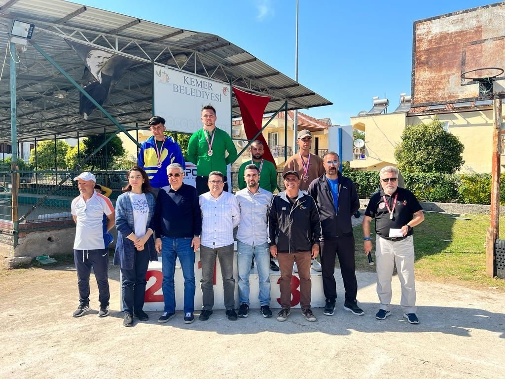 BARTIN ÜNİVERSİTESİ (BARÜ) SPORCULARI KATILDIKLARI TÜRKİYE PETANK ŞAMPİYONASINDA 2 ALTIN