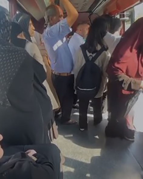 BAŞAKŞEHİR’DE BİR MİNİBÜS ŞOFÖRÜ, İDDİAYA GÖRE ÜCRET ÖDEMEYEN ÖĞRENCİLERİ ARAÇTAN
