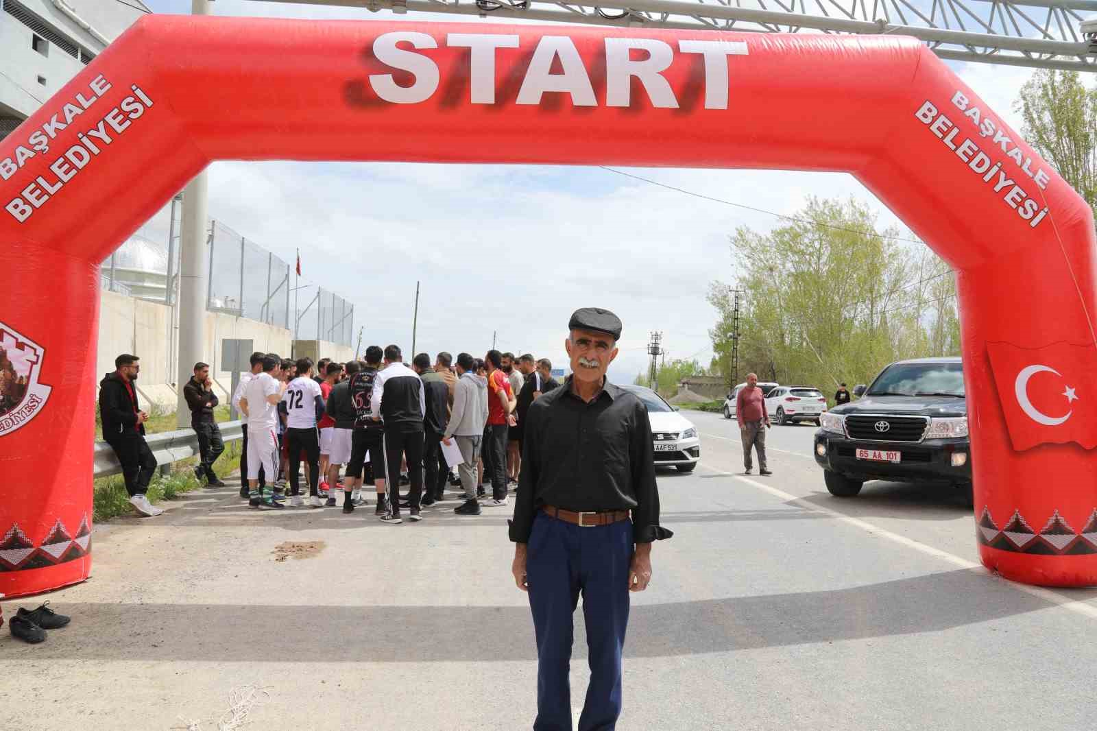 VAN’IN BAŞKALE BELEDİYESİ TARAFINDAN GELENEKSEL HALE GETİRİLEN ‘HALK KOŞUSU’NUN İKİNCİSİ