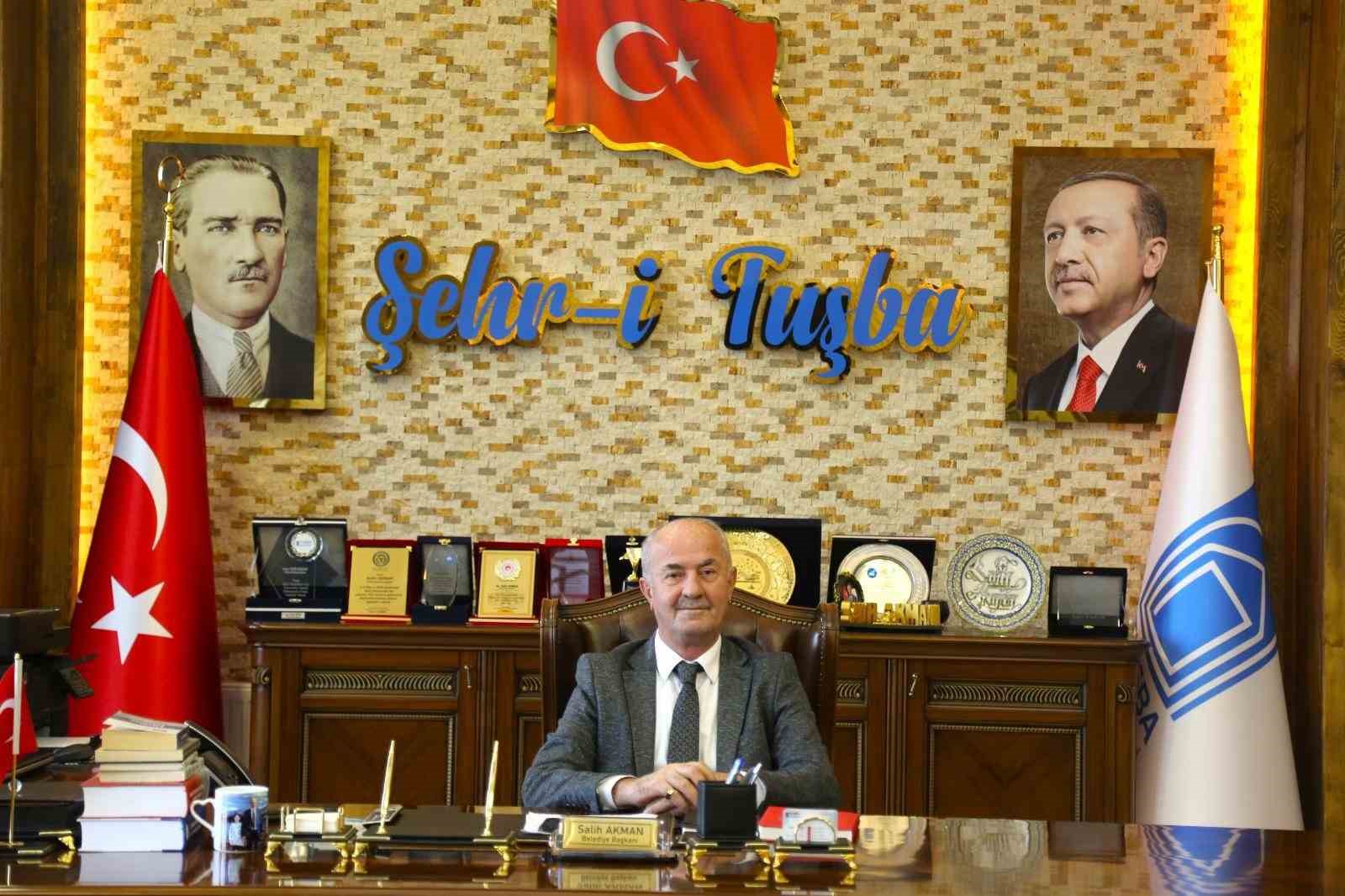 VAN’IN TUŞBA BELEDİYE BAŞKANI SALİH AKMAN, 1 MAYIS EMEK VE