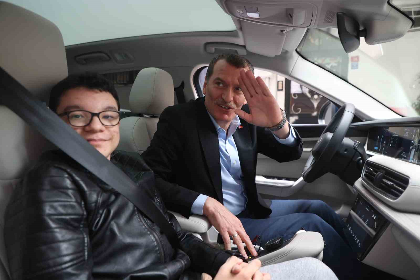 ZEYTİNBURNU BELEDİYE BAŞKANI ÖMER ARISOY'DAN TOGG'LA TUR SÖZÜ ALAN ENGELLİ