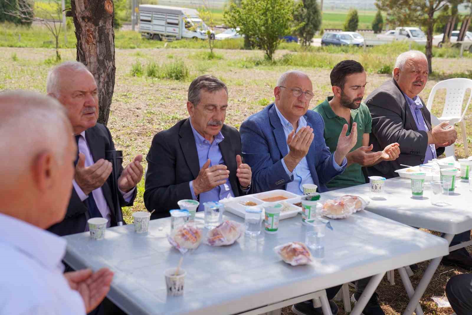 TEPEBAŞI BELEDİYE BAŞKANI DT. AHMET ATAÇ  KIZILCAÖREN VE BOYACIOĞLU
