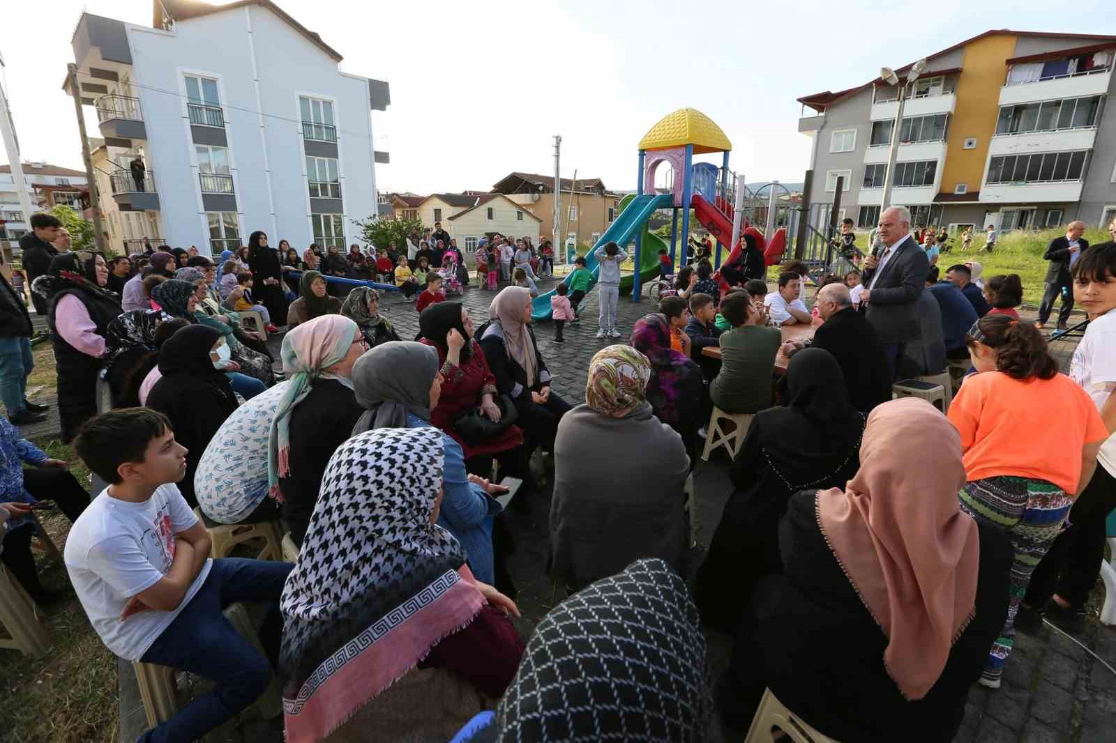 SIRRIPAŞA MAHALLESİ’NDE YER ALAN ÜMİT GEDİK PARKI'NDA VATANDAŞLARLA BİR ARAYA