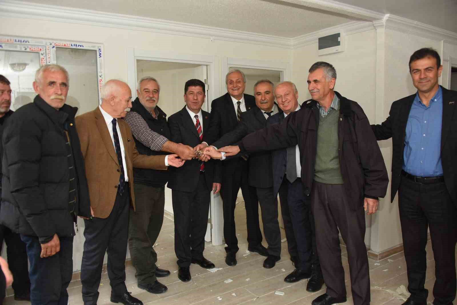 BAŞKAN BAKKALCIOĞLU YENİ ZİRAAT ODASI’NIN ANAHTARLARINI TESLİM ETTİ