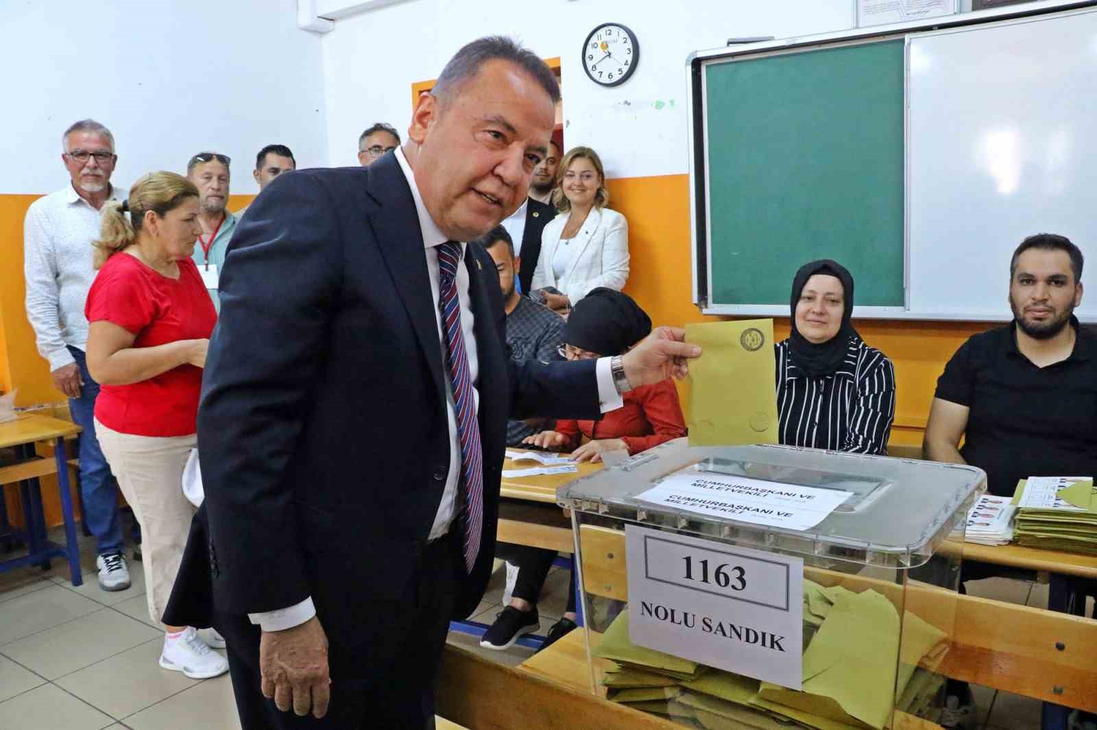 BÜYÜKŞEHİR BELEDİYE BAŞKANI MUHİTTİN BÖCEK, CUMHURBAŞKANI VE 28. DÖNEM MİLLETVEKİLİ
