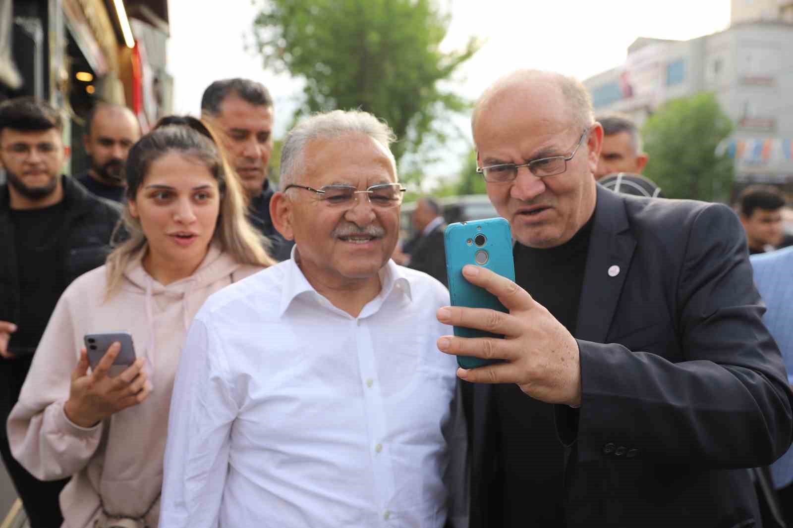 KAYSERİ BÜYÜKŞEHİR BELEDİYE BAŞKANI DR. MEMDUH BÜYÜKKILIÇ, SİVAS CADDESİ ESNAFINI
