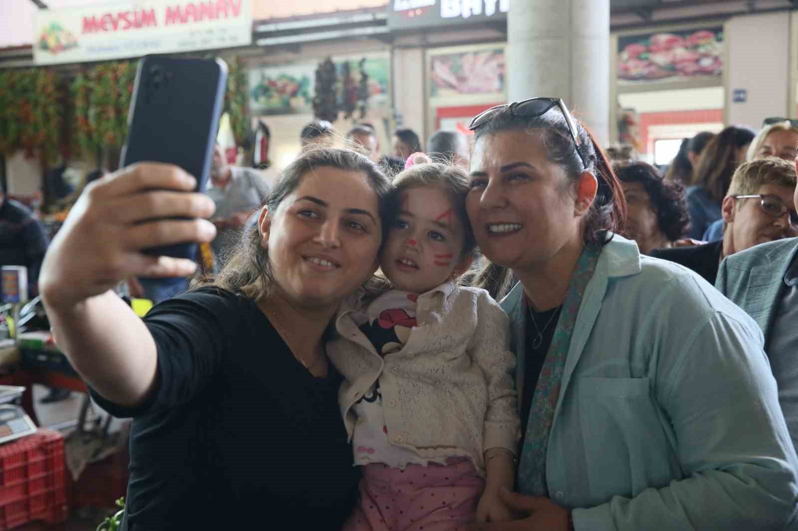 AYDIN BÜYÜKŞEHİR BELEDİYE BAŞKANI ÖZLEM ÇERÇİOĞLU, VATANDAŞLARLA AYDIN'IN HER NOKTASINDA