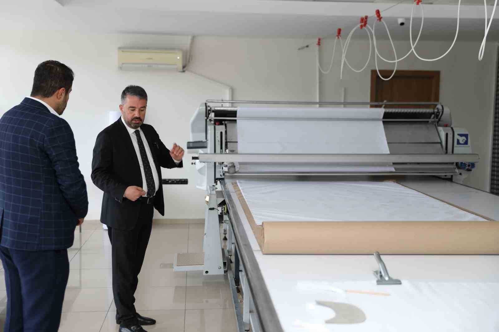 İŞLETMELERİN, İSTİHDAMI ÖNCELEYEN PROJELERİNE HER ZAMAN DESTEK VEREN PURSAKLAR BELEDİYE