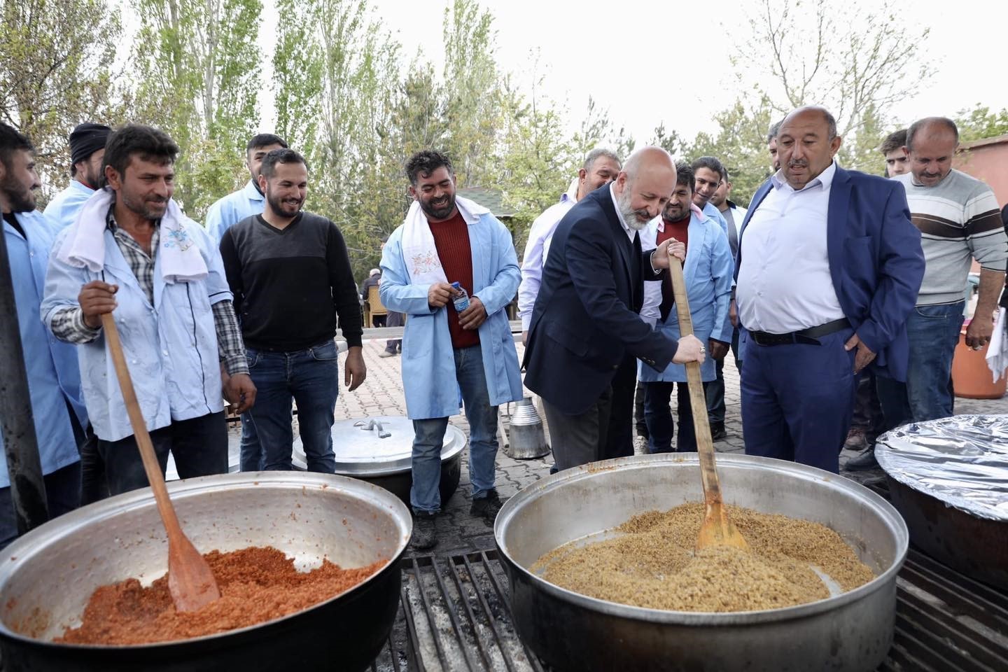 KOCASİNAN BELEDİYE BAŞKANI AHMET ÇOLAKBAYRAKDAR, HAFTA SONU MAHZEMİN MAHALLESİNDE GELENEKSEL