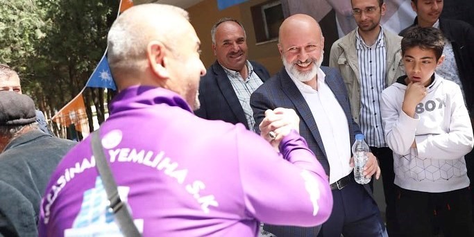 KOCASİNAN BELEDİYE BAŞKANI AHMET ÇOLAKBAYRAKDAR, YEMLİHA MAHALLESİ’NDEKİ 45 YILLIK TAPU