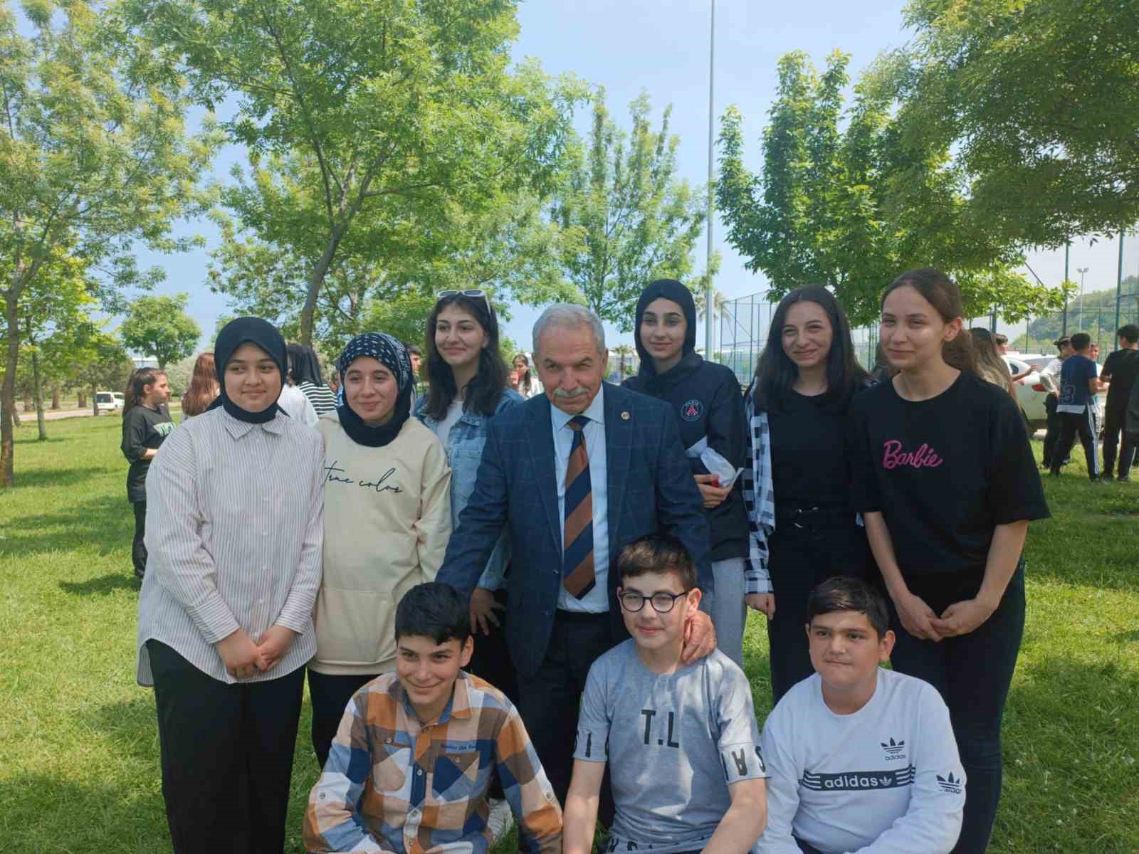 İLKADIM BELEDİYESİ ETÜD MERKEZİ (İLKEM) ÖĞRENCİLERİ SINAV STRESİNİ DÜZENLENEN PİKNİK