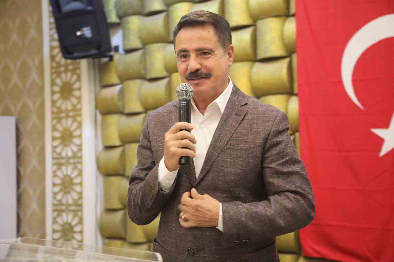 ATAKUM BELEDİYE BAŞKANI AV. CEMİL DEVECİ,