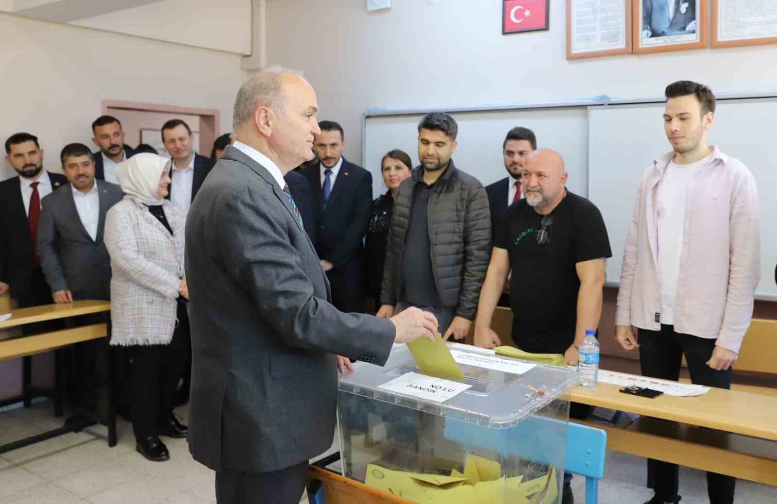 DÜZCE BELEDİYE BAŞKANI DR. FARUK ÖZLÜ, 14 MAYIS CUMHURBAŞKANLIĞI VE