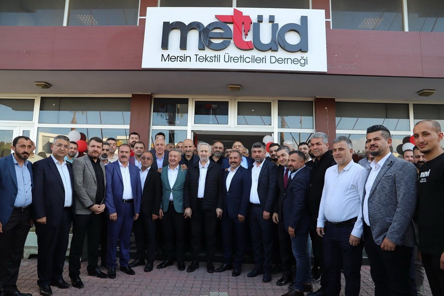 AKDENİZ BELEDİYE BAŞKANI MUSTAFA GÜLTAK,ESKİ EKONOMİ BAKANI ZAFER ÇAĞLAYAN İLE