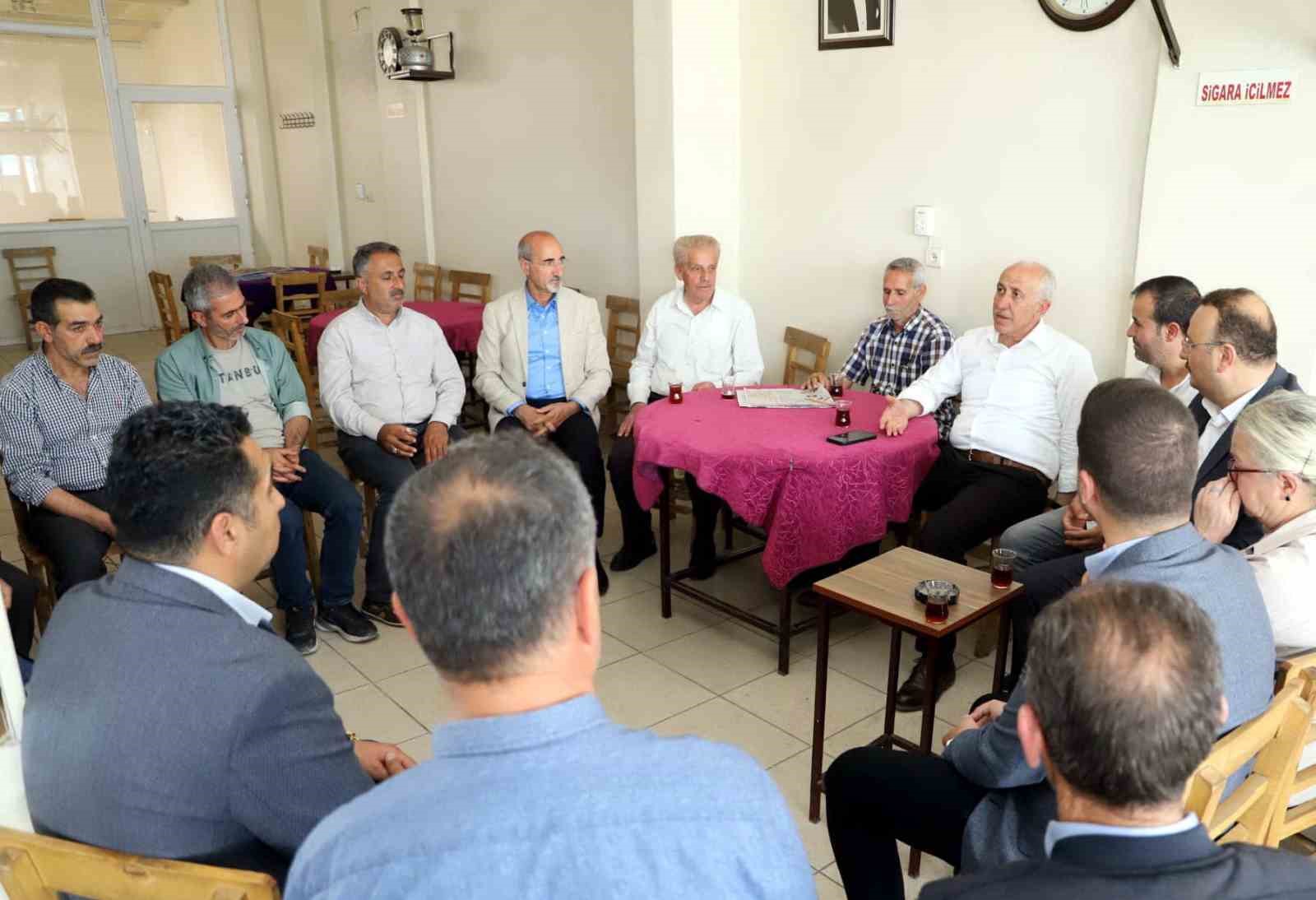 MERSİN'İN MERKEZ İLÇE AKDENİZ BELEDİYE BAŞKANI MUSTAFA GÜLTAK, ESNAF VE