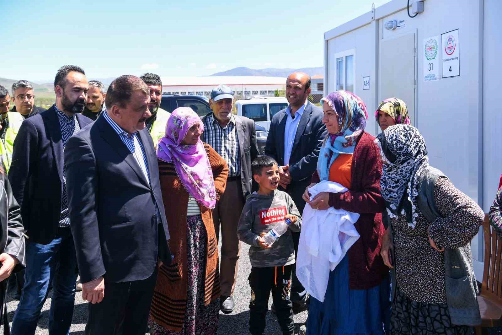 MALATYA BÜYÜKŞEHİR BELEDİYE BAŞKANI SELAHATTİN GÜRKAN, TEKNOPARK KONTEYNER KENTTE YAŞAYAN