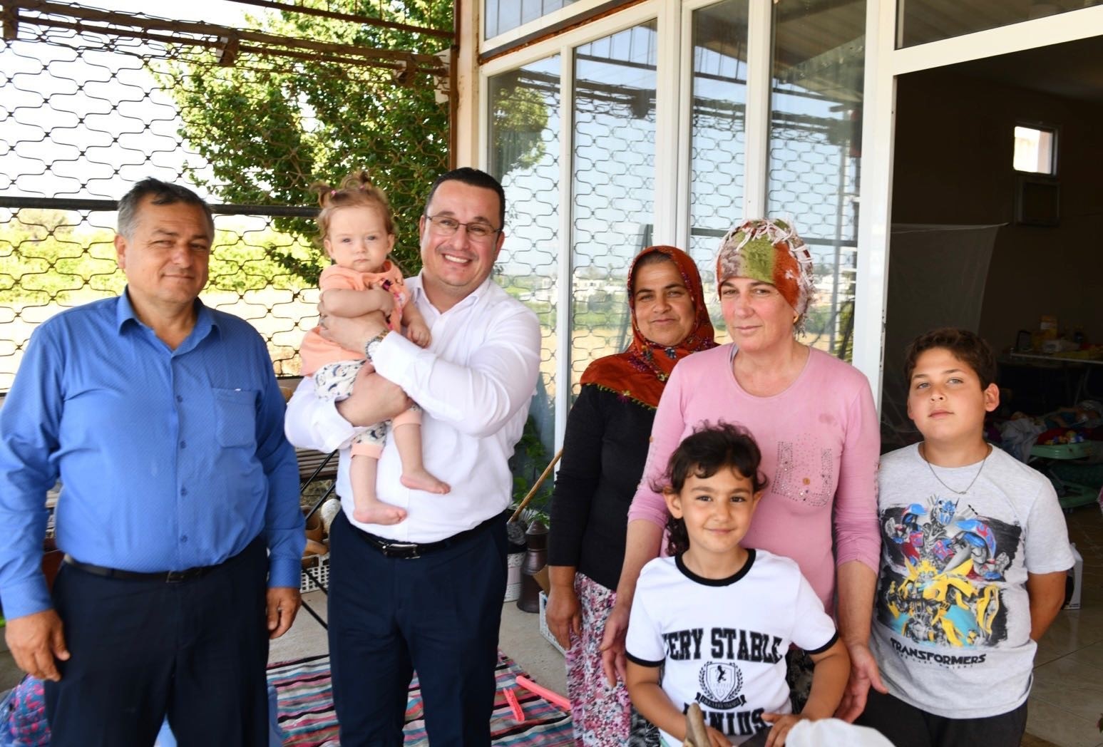 MUSTAFAKEMALPAŞA BELEDİYE BAŞKANI MEHMET KANAR, DEPREMZEDELERİ YALNIZ BIRAKMIYOR. HATAY, ARSUZ’A