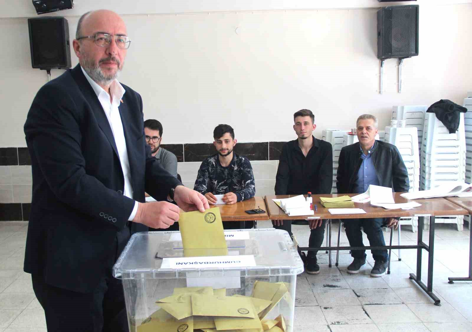 BAŞKAN MUSTAFA ÖNSAY OYUNU KULLANDI