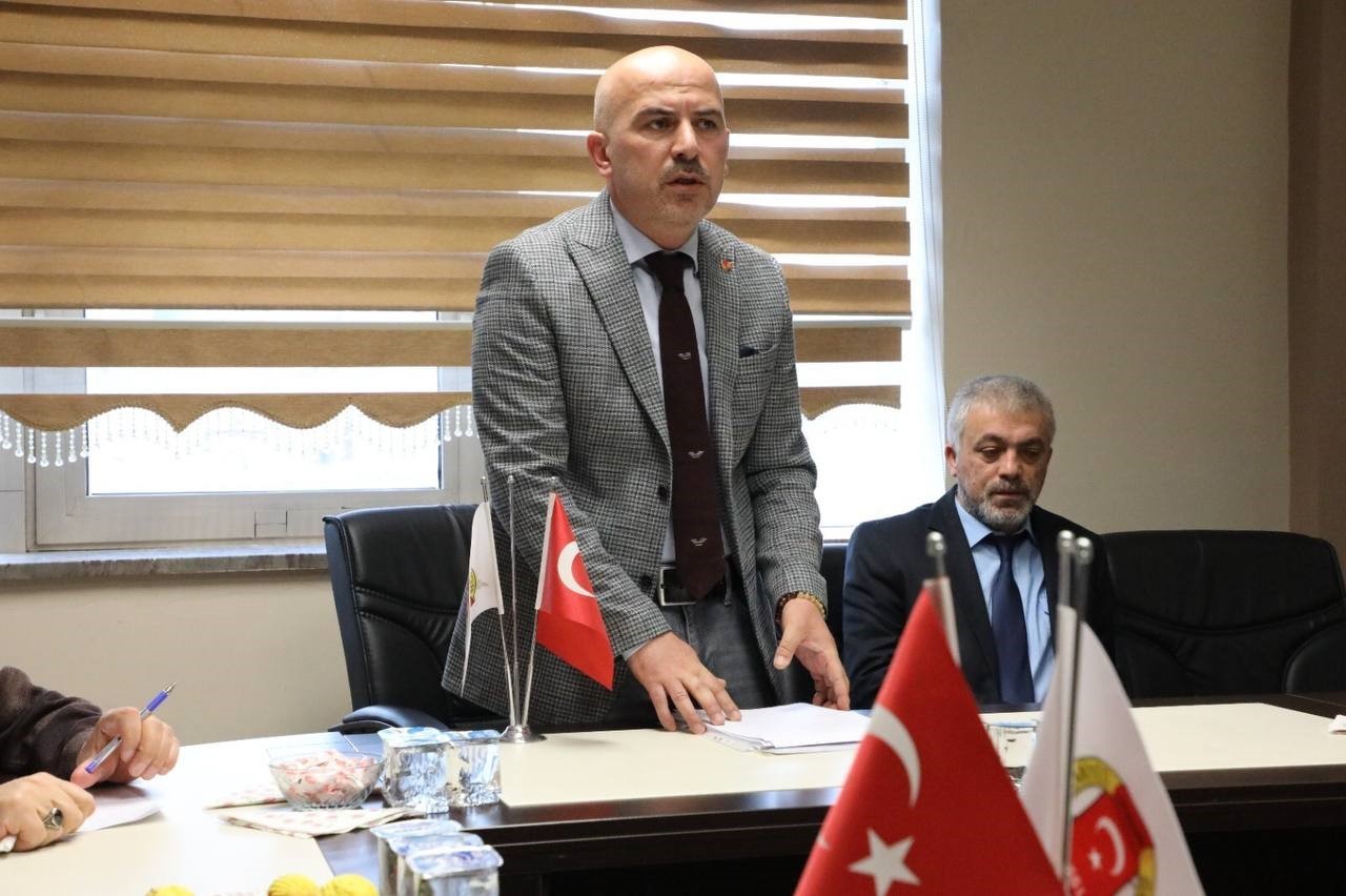 BAŞKAN OKUTMUŞ GÜVEN TAZELEDİ