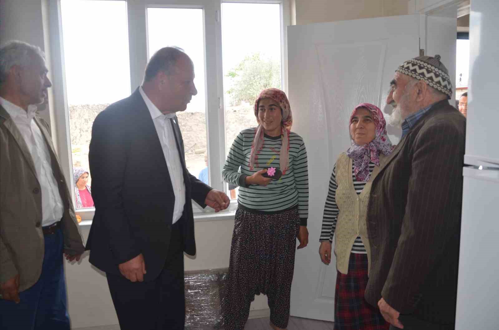 NİĞDE’NİN BOR İLÇESİNDE MEYDANA GELEN DEPREMDE KONYA’NIN EREĞLİ İLÇESİNDE EVİ