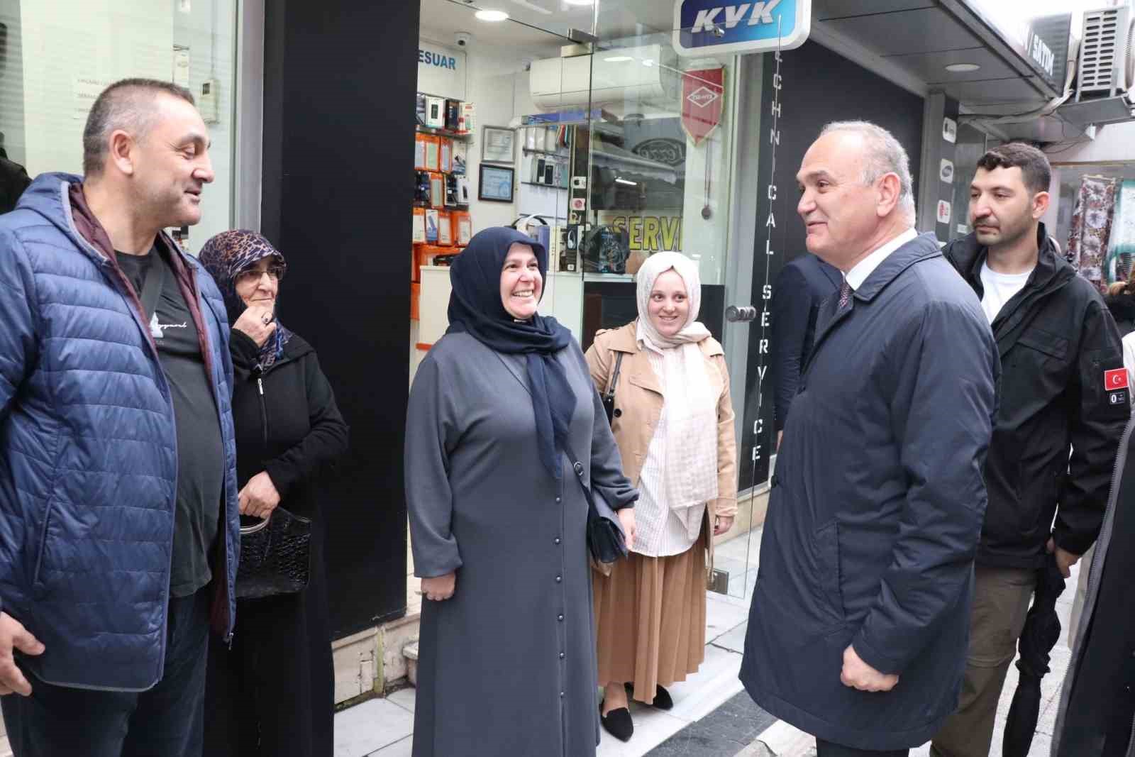 DÜZCE BELEDİYE BAŞKANI DR. FARUK ÖZLÜ, MERKEZ VE ÇEVRESİNDE ESNAFLAR