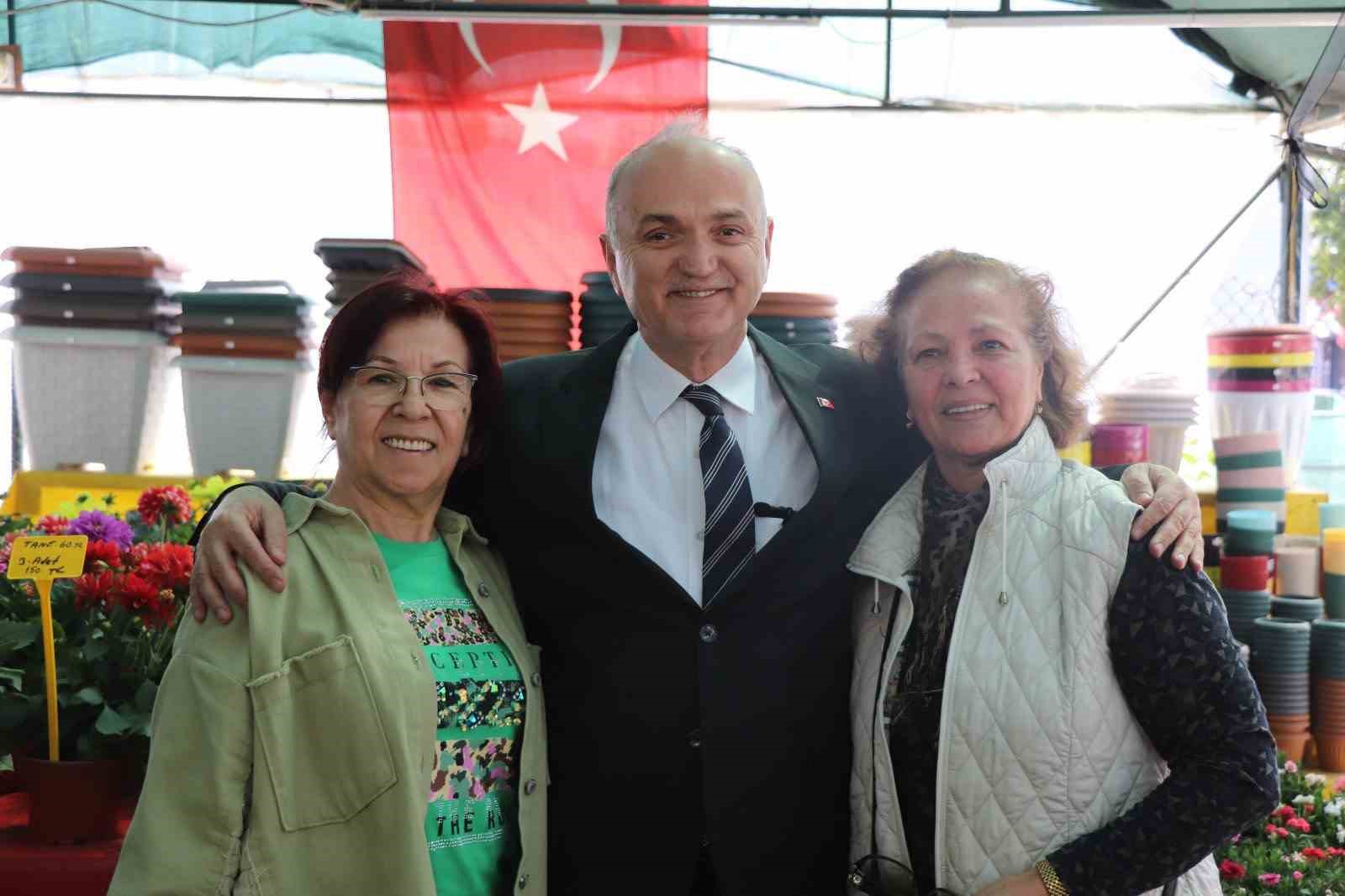 DÜZCE BELEDİYE BAŞKANI DR. FARUK ÖZLÜ, ŞEHİR MERKEZİNDE ESNAF ZİYARETİ