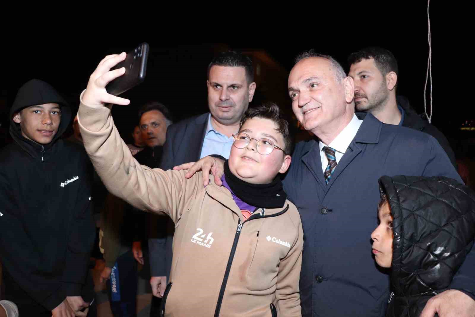 DÜZCE BELEDİYE BAŞKANI DR. FARUK ÖZLÜ ÇAMKÖY MAHALLESİ’NDE DÜZENLENEN HIDIRELLEZ