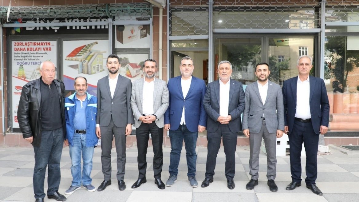 ELAZIĞ BELEDİYE BAŞKANI ŞAHİN ŞERİFOĞULLARI, ESNAF VE VATANDAŞLARLA BİR ARAYA
