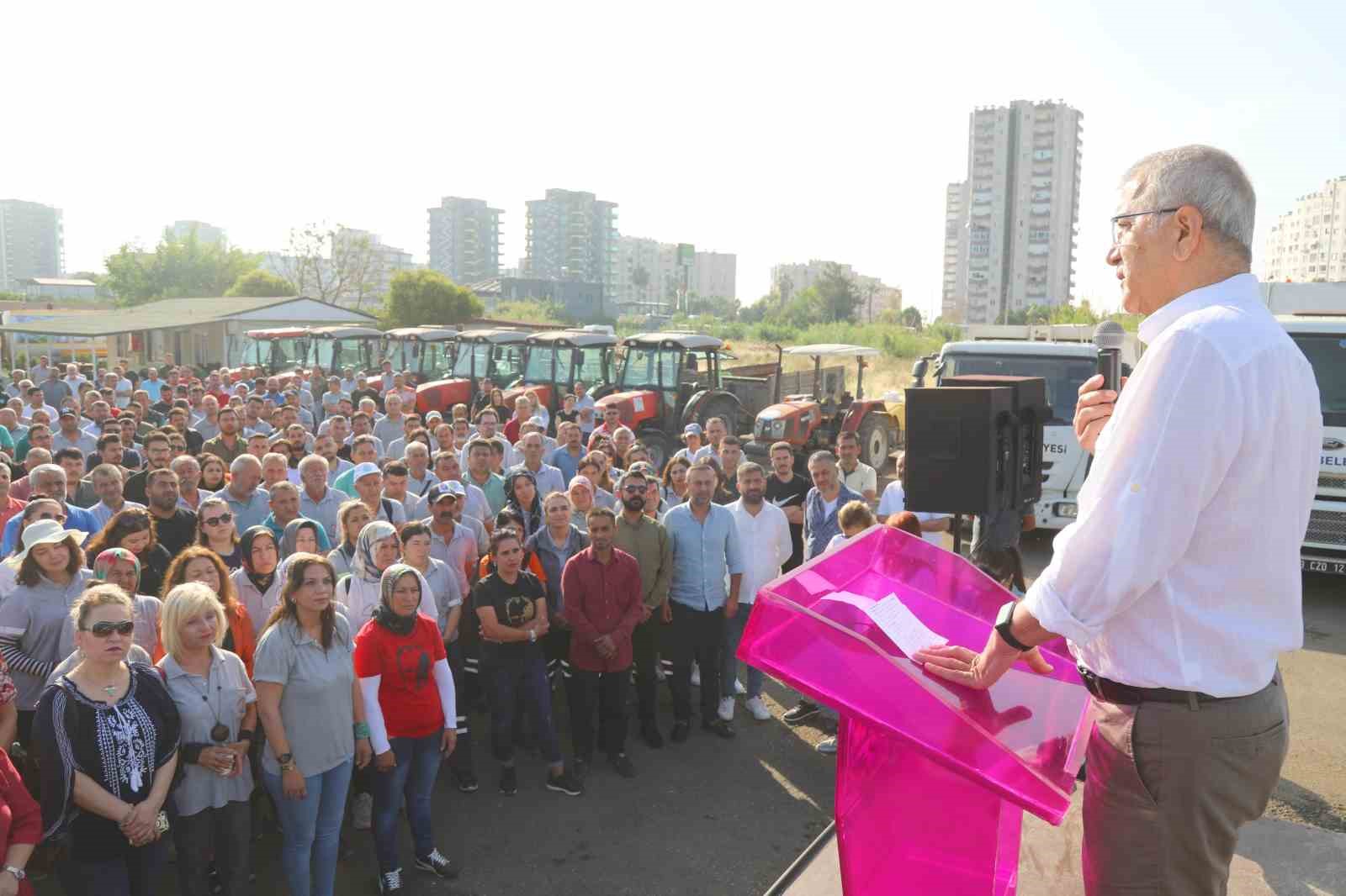 MERSİN'İN MERKEZ İLÇE MEZİTLİ BELEDİYE BAŞKANI NEŞET TARHAN, SABAHIN ERKEN