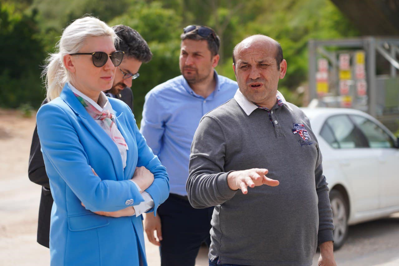 CUMHURİYET, BEŞİKTAŞ VE ERTUĞRULGAZİ MAHALLELERİNDE YAPILMASI PLANLANAN ÇALIŞMALAR İÇİN İNCELEDİ