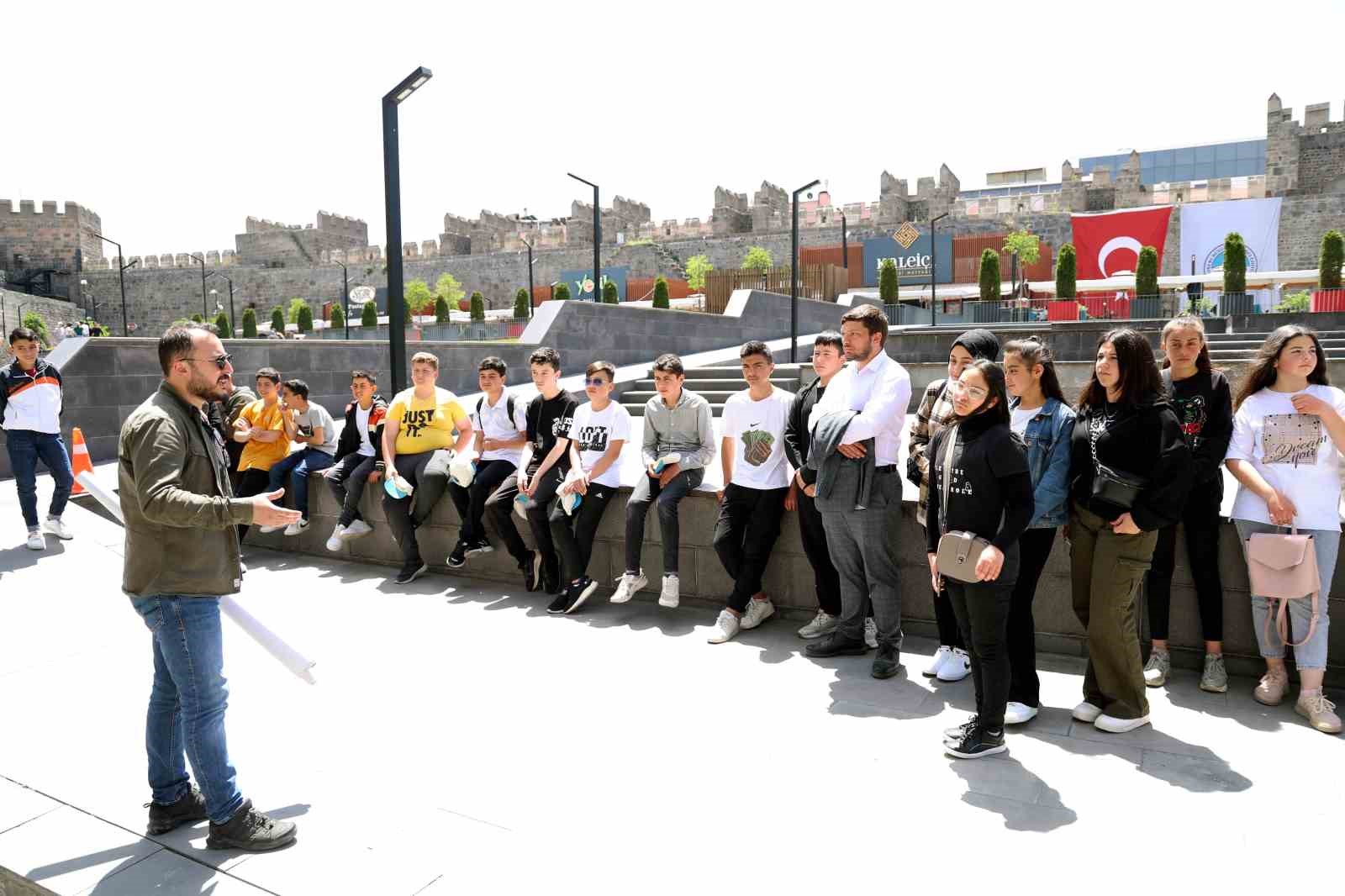 TALAS BELEDİYE BAŞKANI MUSTAFA YALÇIN, KIRSAL MAHALLELERDEKİ ORTAOKUL ÖĞRENCİLERİNE KAYSERİ