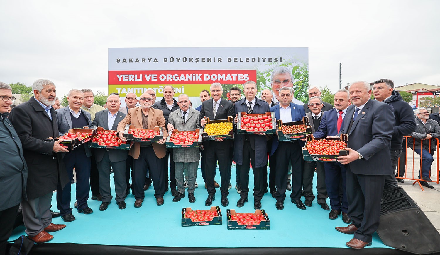 SAKARYA BÜYÜKŞEHİR’İN SERASINDA ÜRETİLEN YERLİ VE ORGANİK DOMATESLER DÜZENLENEN TÖRENLE