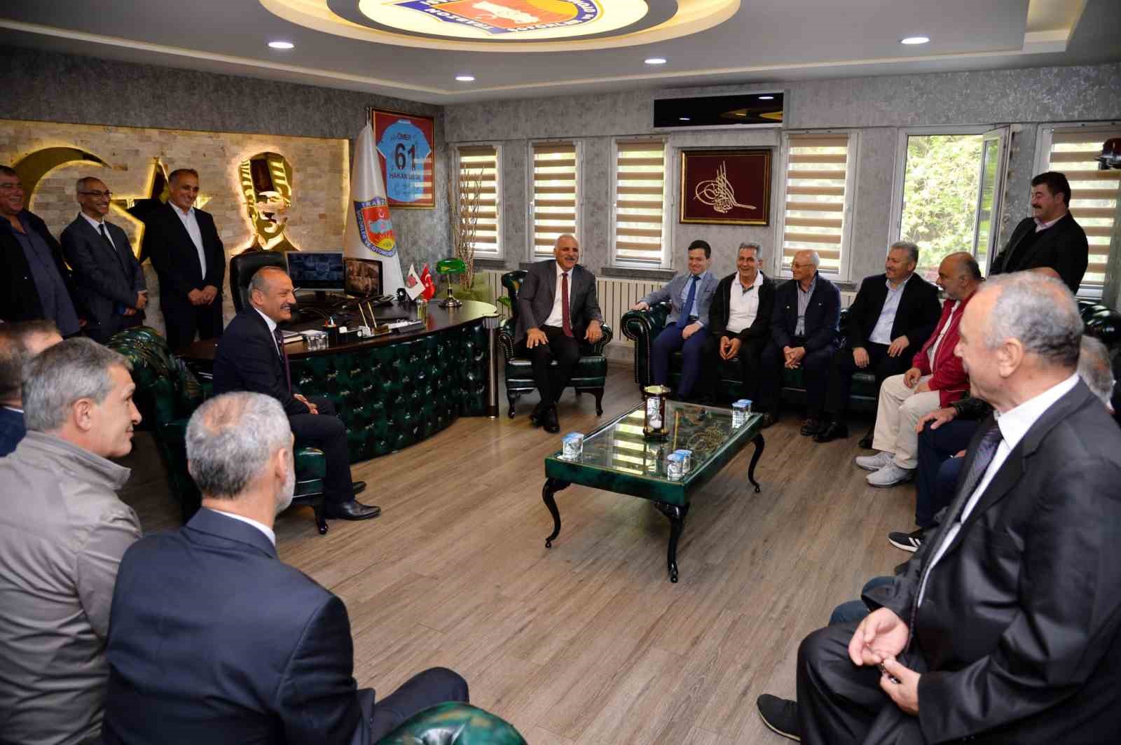 TRABZON BÜYÜKŞEHİR BELEDİYE BAŞKANI MURAT ZORLUOĞLU, TRABZON ŞOFÖRLER VE OTOMOBİLCİLER