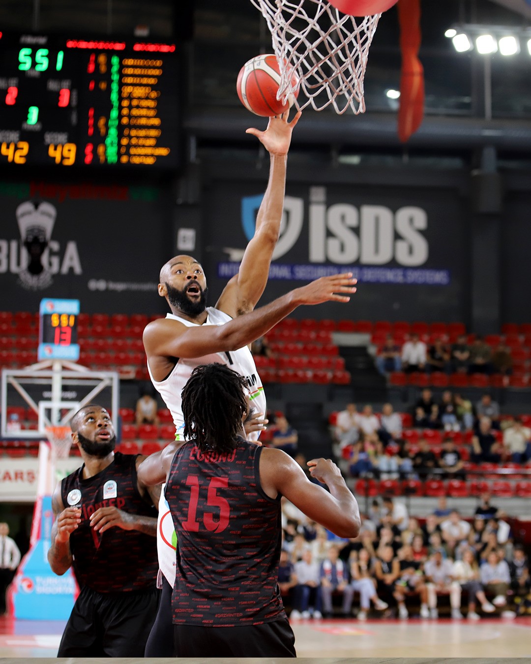 BASKETBOL SÜPER LİGİ: ALİAĞA PETKİMSPOR: 80 - GAZİANTEP BASKETBOL: 79