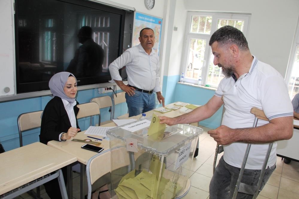 BATMAN’DA CUMHURBAŞKANI SEÇİMİ İKİNCİ TUR OYLAMASI İÇİN 400 BİN 582