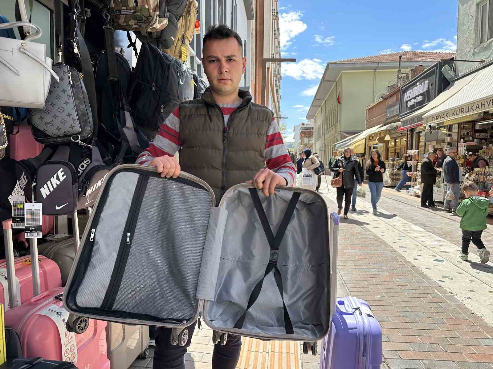 ESKİŞEHİR'DE ÇANTACI ESNAFI, GEÇTİĞİMİZ RAMAZAN BAYRAM TATİLİ VE EĞİTİM ÖĞRETİM