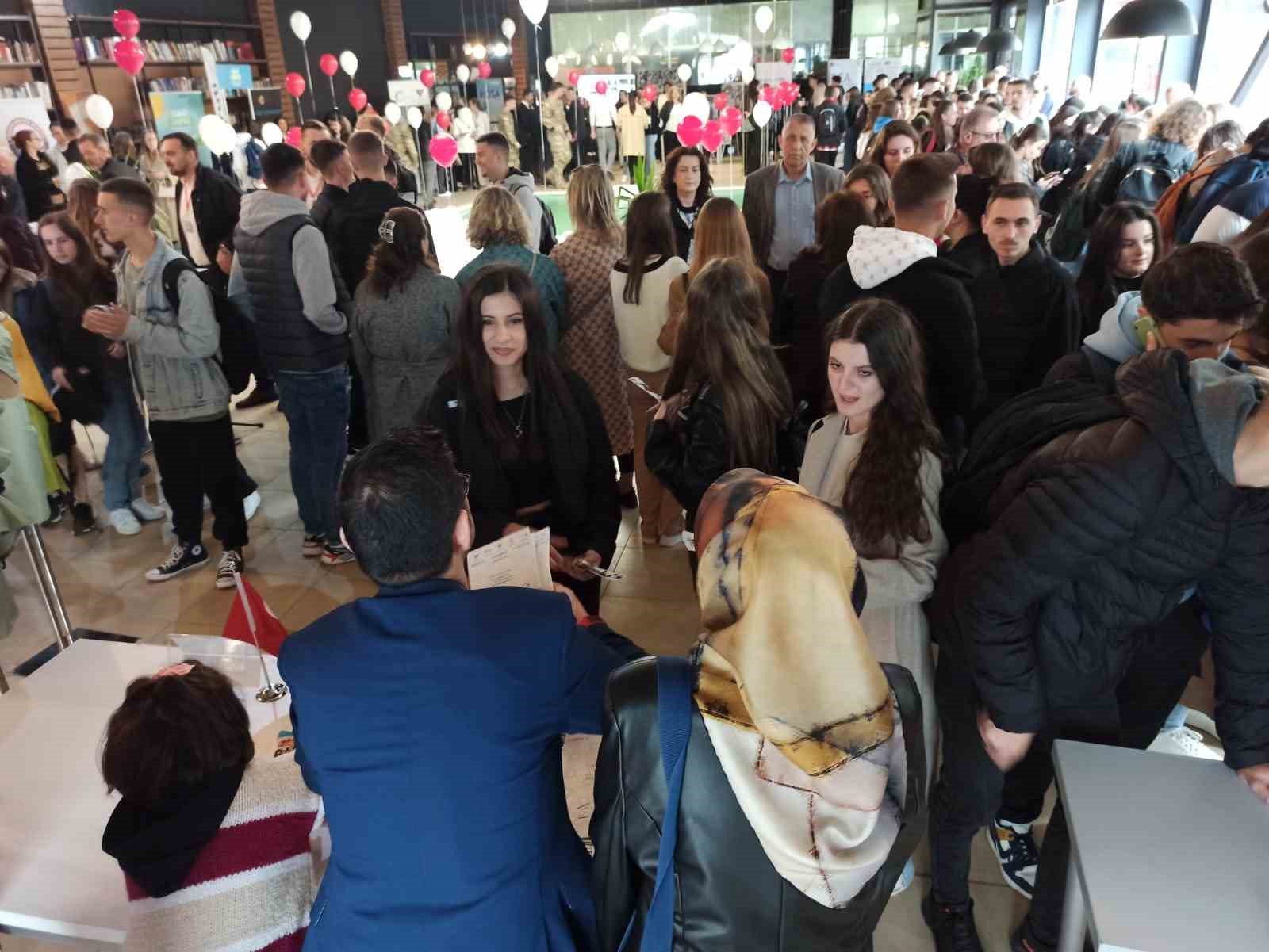 BAYBURT ÜNİVERSİTESİ, KOSOVA'DA DÜZENLENEN ULUSLARARASI FUARDA