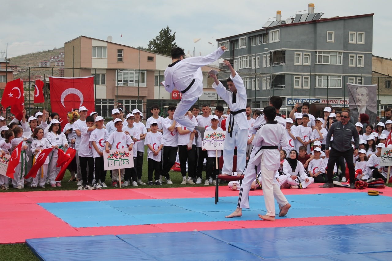MUSTAFA KEMAL ATATÜRK’ÜN 19 MAYIS 1919’DA MİLLİ MÜCADELEYİ BAŞLATMAK ÜZERE