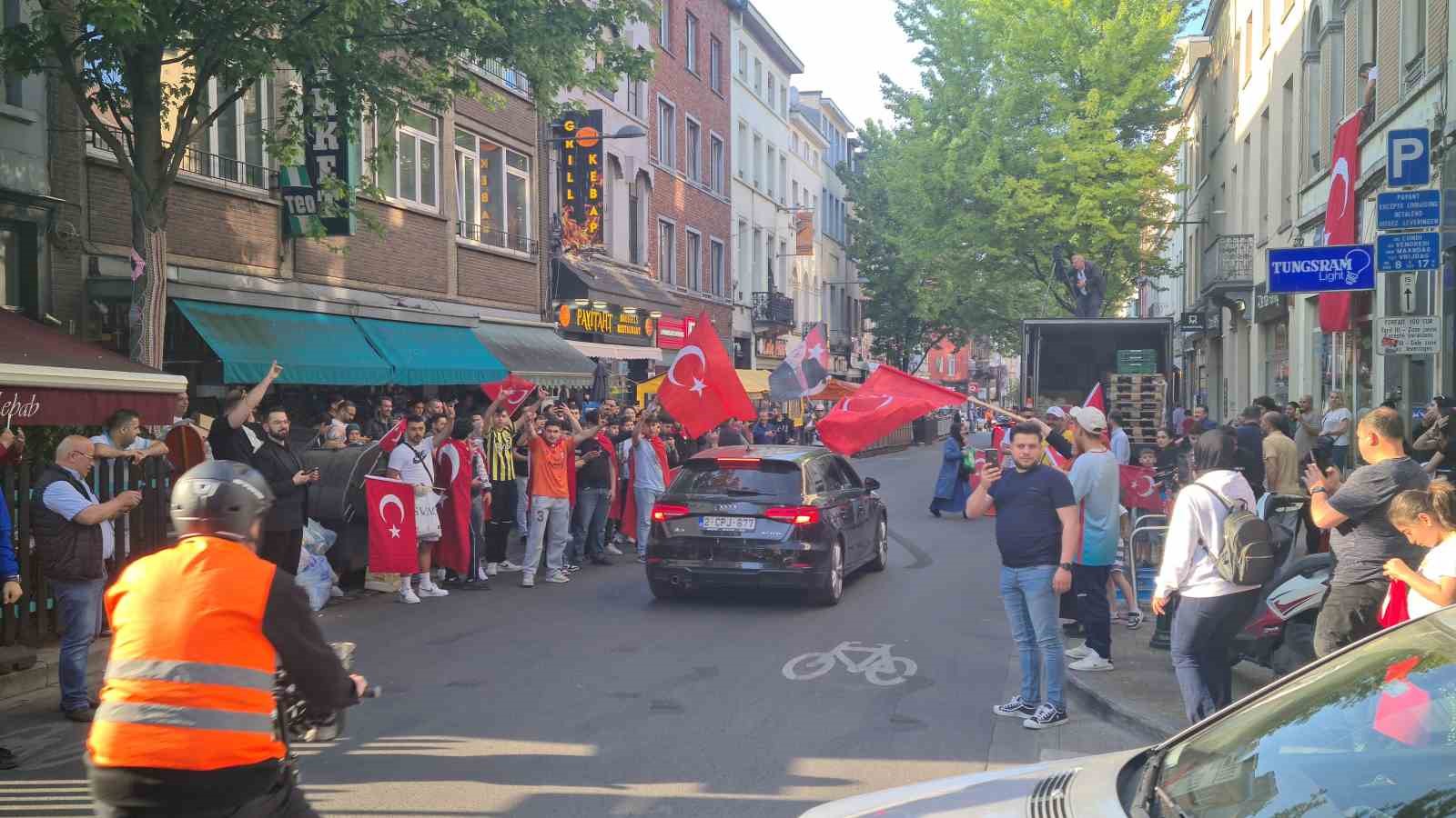 CUMHURBAŞKANLIĞI SEÇİMİNİN İKİNCİ TURUNU RESMİ OLMAYAN SONUÇLARA GÖRE RECEP TAYYİP