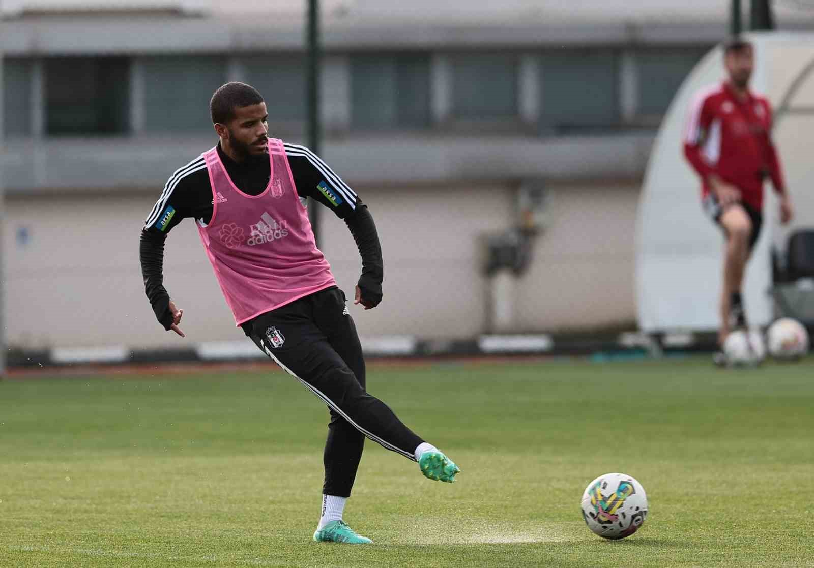 BEŞİKTAŞ, SPOR TOTO SÜPER LİG'İN 35. HAFTASINDA DEPLASMANDA ADANA DEMİRSPOR