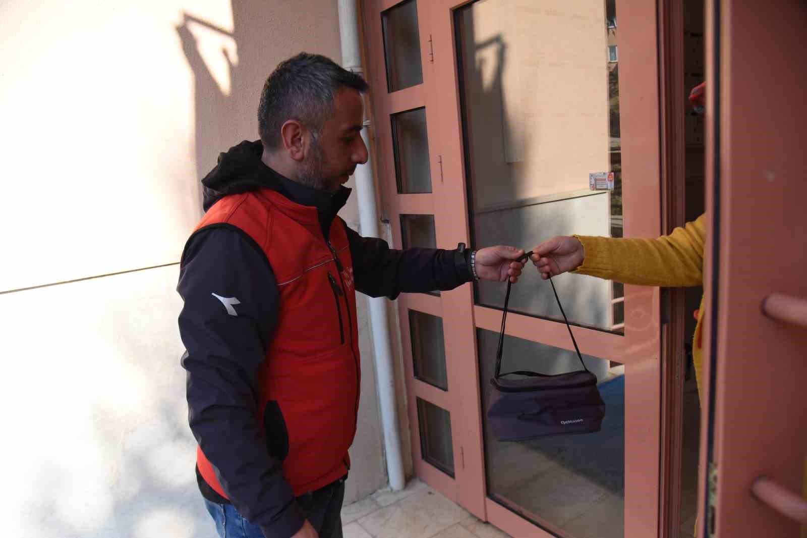 BESLENME ÇANTASI’’ PROJESİYLE ÇOCUKLAR DAHA MUTLU