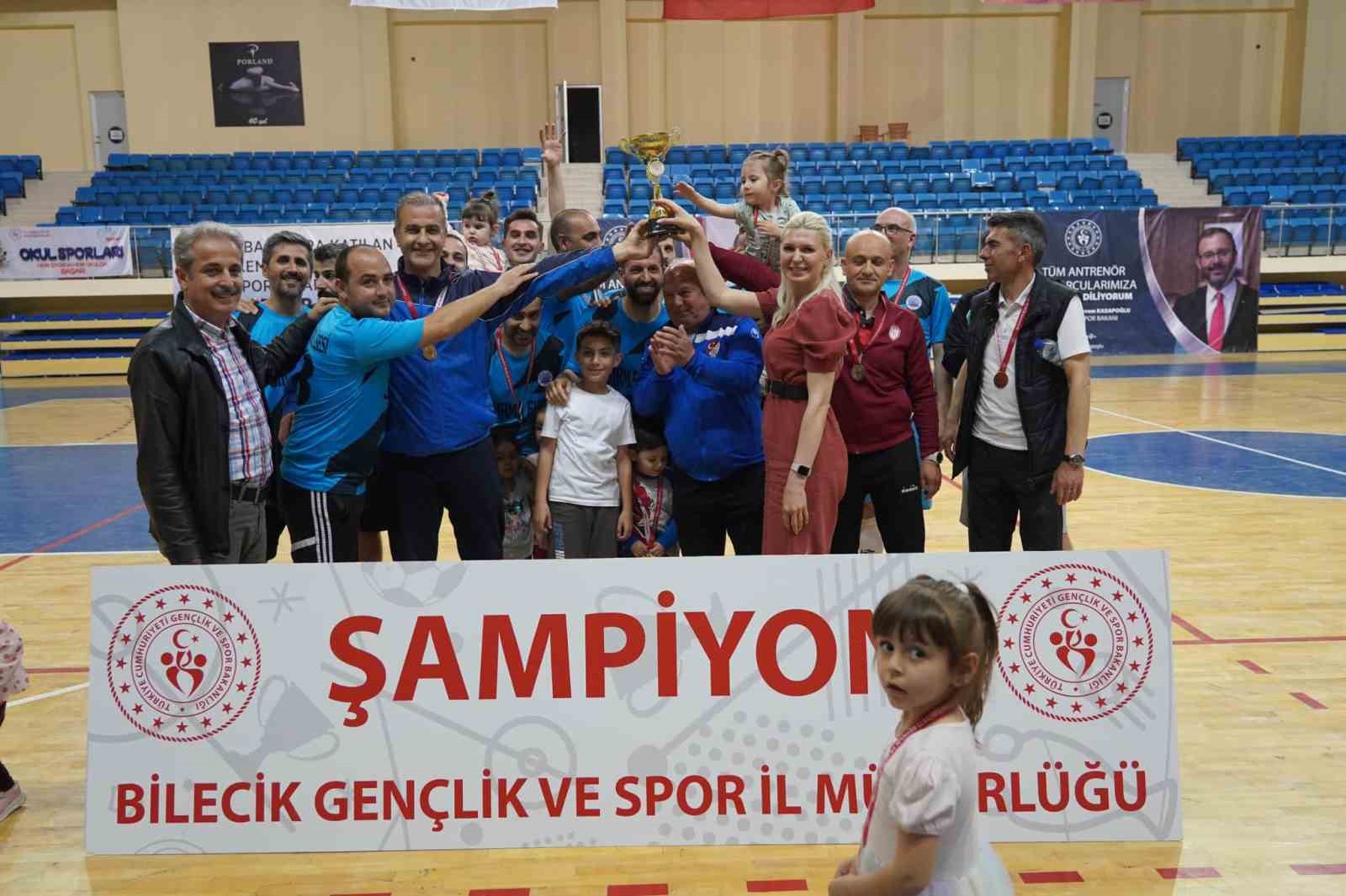 BİLECİK KURUMLARARASI FUTSAL TURNUVASINDA, BİLECİK BELEDİYE FUTSAL TAKIMI MAĞLUP OLDU