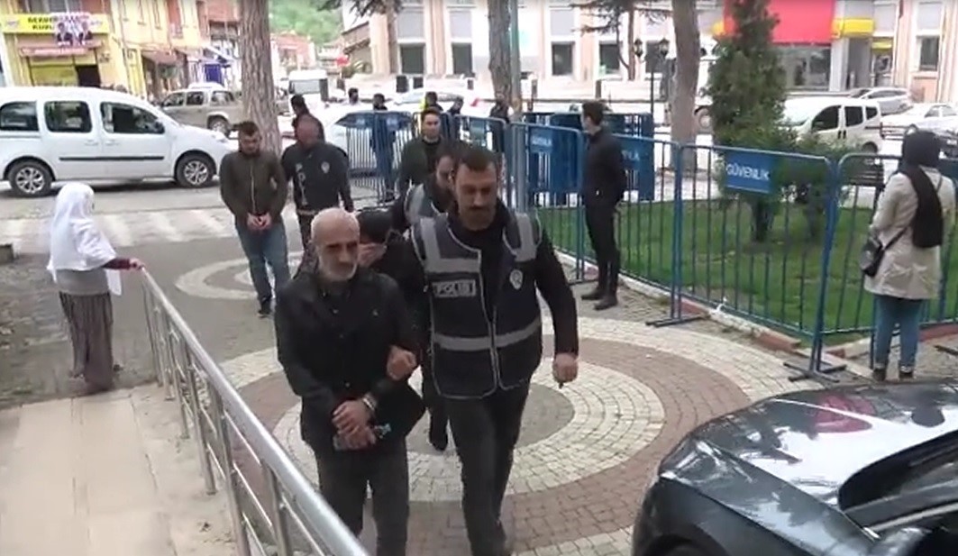 BİLECİK MERKEZİ 2 İLDE YAPILAN 'NİTELİKLİ DOLANDIRICILIK' OPERASYONUNDA 4 KİŞİ