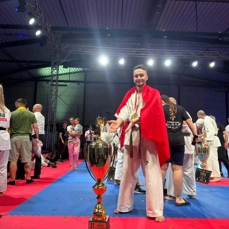 BİLECİKLİ MİLLİ SPORCU İSMET DURMUŞ AVRUPA ŞAMPİYONU OLDU
